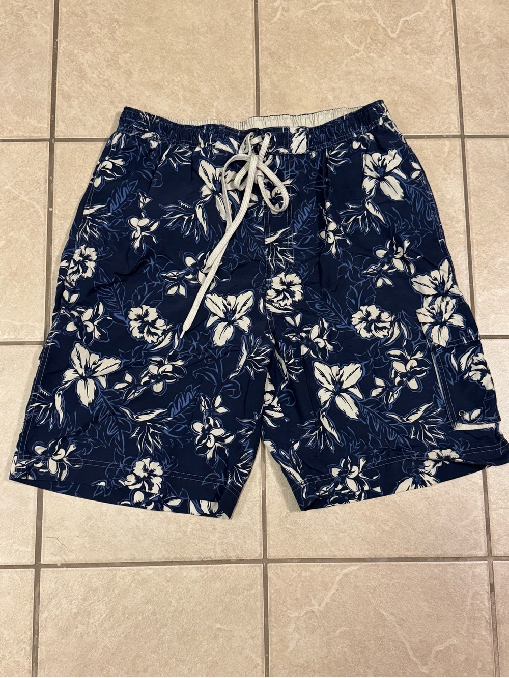 Men's size L Sonoma Navy Floral Swim Trunks